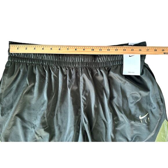 NIKE Women's Dri-fit Isofly Basketball Shorts w/ Pockets Plus Size 1X Green - Picture 7 of 9